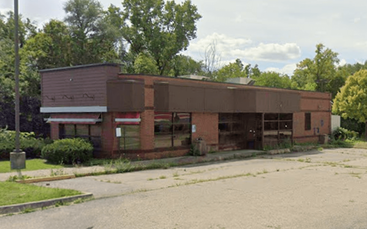 Former Tim Hortons site at 24225 Five Mile, Redford, MI 48239