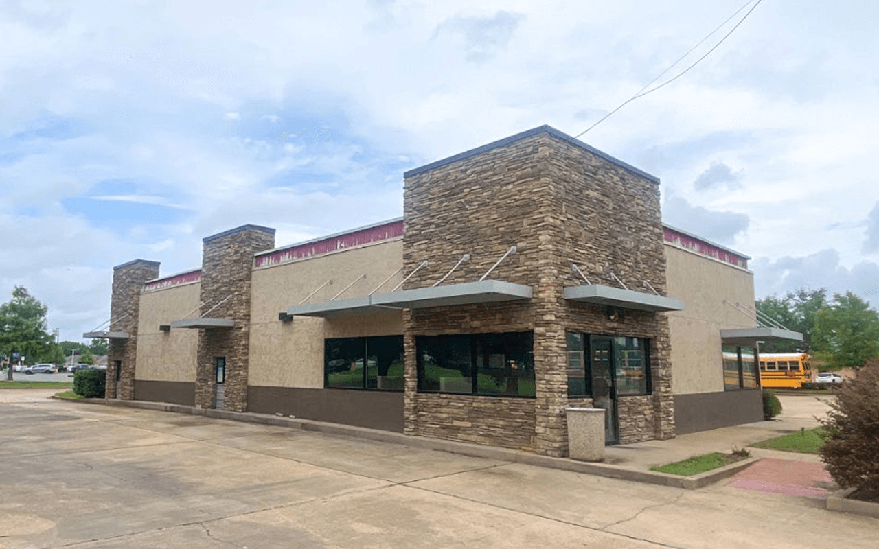 Former Burger King site at 5410 Jackson Street, Alexandria, LA 71303